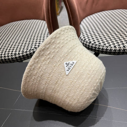 New knitted bucket hat