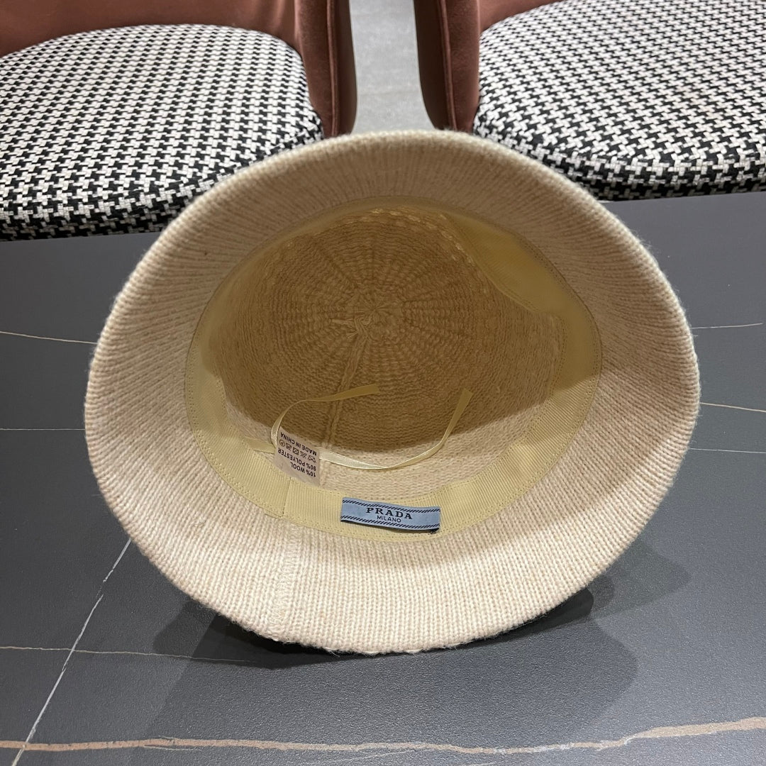 New knitted bucket hat