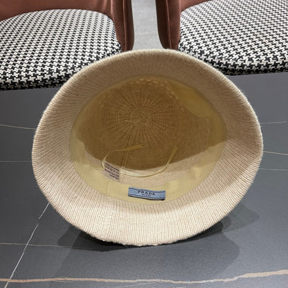 New knitted bucket hat