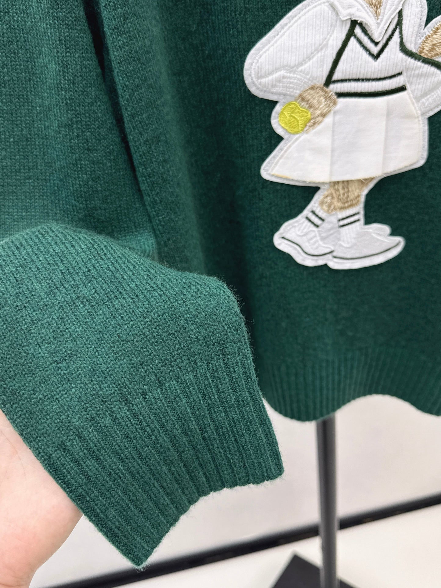 25fw new bear embroidered round neck sweater