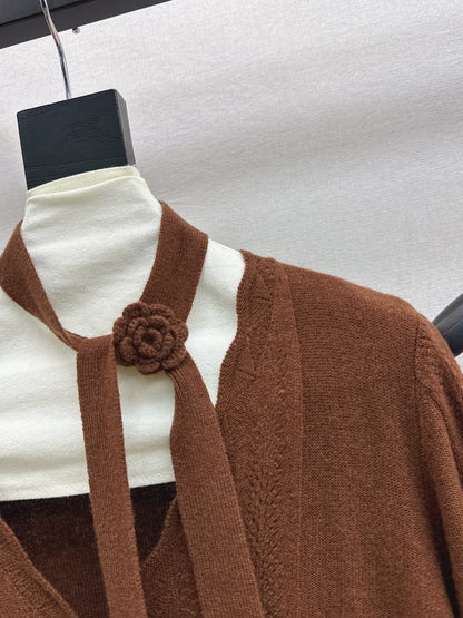 25fw new V-neck cardigan + flower hollow knitted hat set