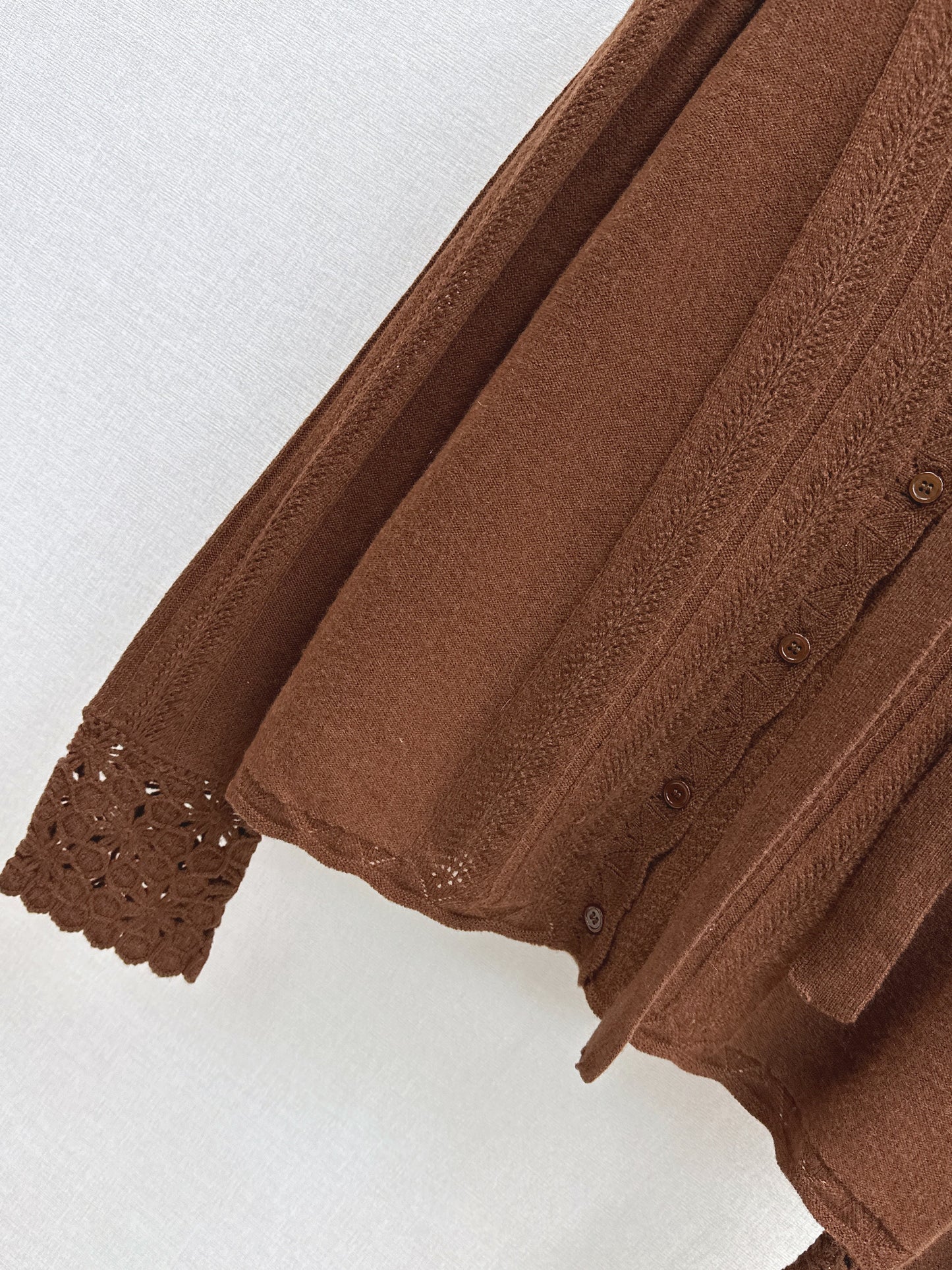 25fw new V-neck cardigan + flower hollow knitted hat set