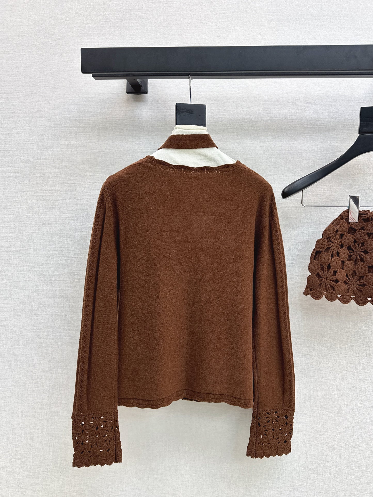 25fw new V-neck cardigan + flower hollow knitted hat set