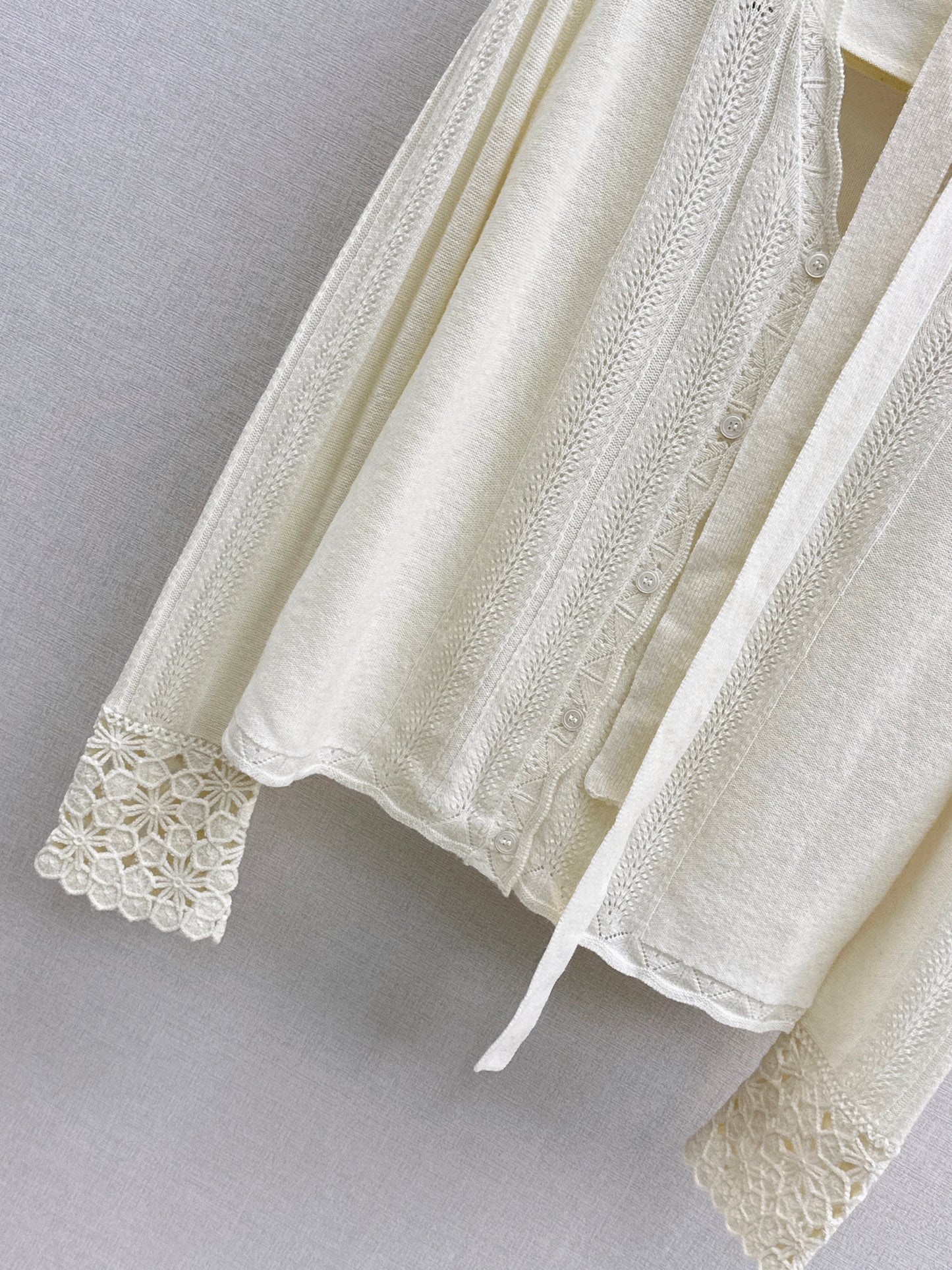 25fw new V-neck cardigan + flower hollow knitted hat set