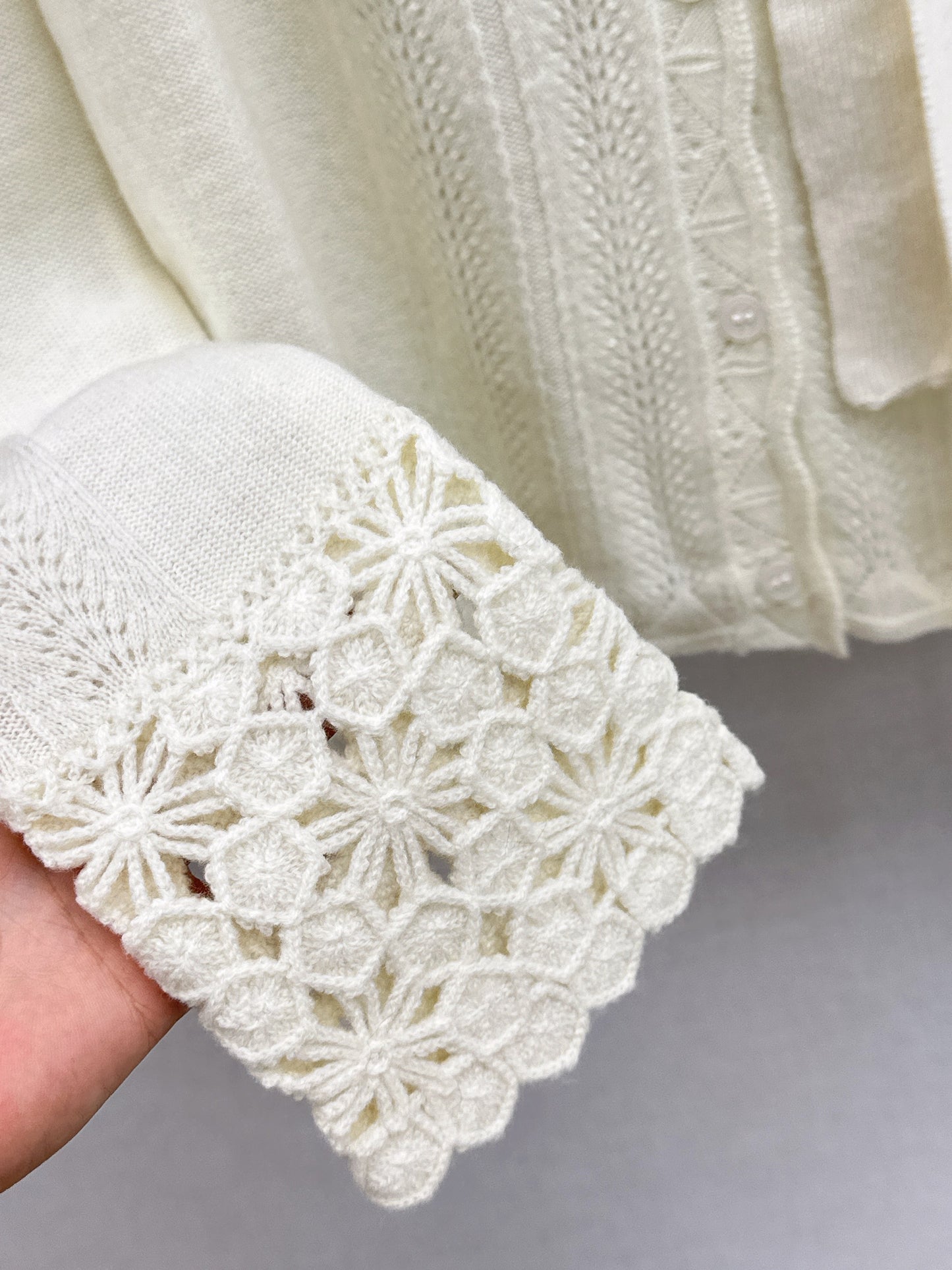 25fw new V-neck cardigan + flower hollow knitted hat set