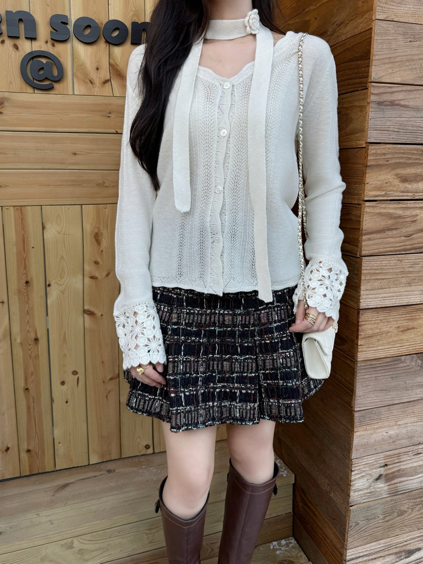 25fw new V-neck cardigan + flower hollow knitted hat set