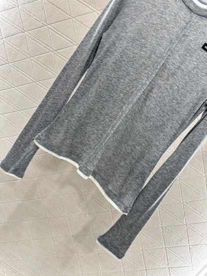 25 Fake two-piece round neck long sleeves