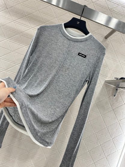 25 Fake two-piece round neck long sleeves