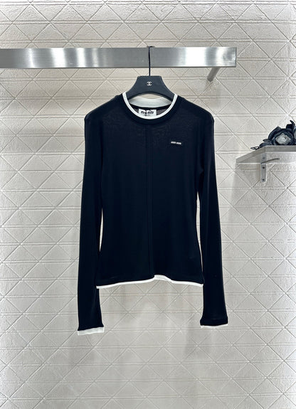 25 Fake two-piece round neck long sleeves