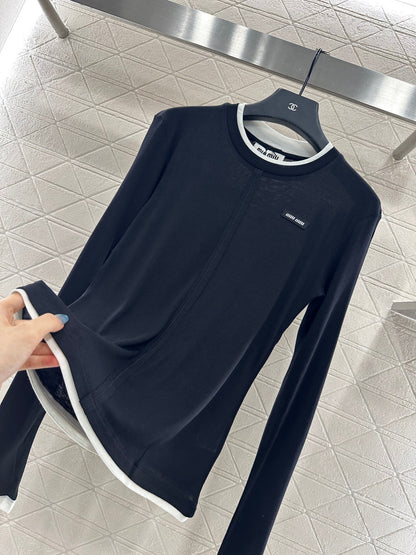 25 Fake two-piece round neck long sleeves