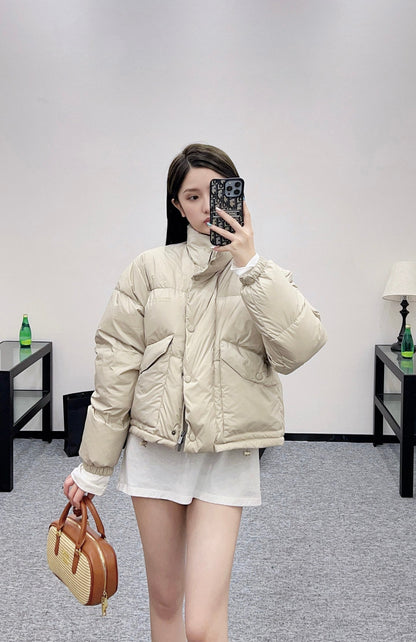 25 Flip collar, wear down jacket on both sides