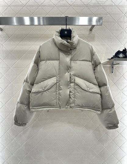 25 Flip collar, wear down jacket on both sides