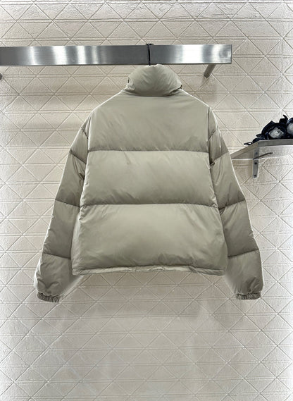 25 Flip collar, wear down jacket on both sides