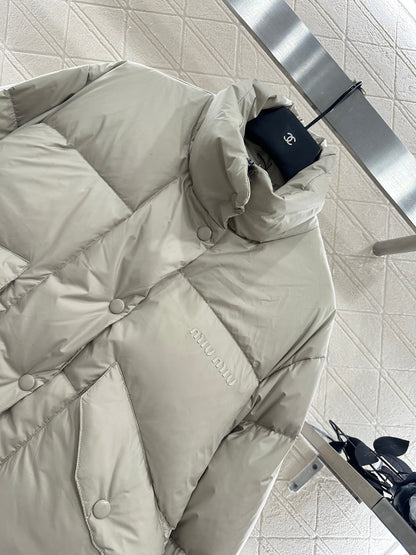 25 Flip collar, wear down jacket on both sides