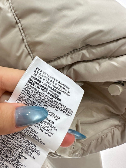 25 Flip collar, wear down jacket on both sides