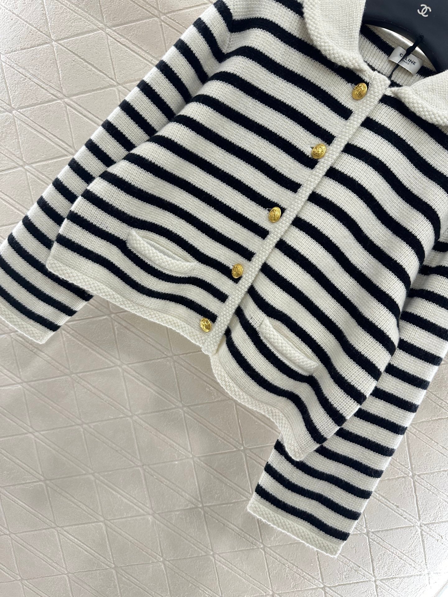 25 Collar Knitted Wool Blended Striped Cardigan