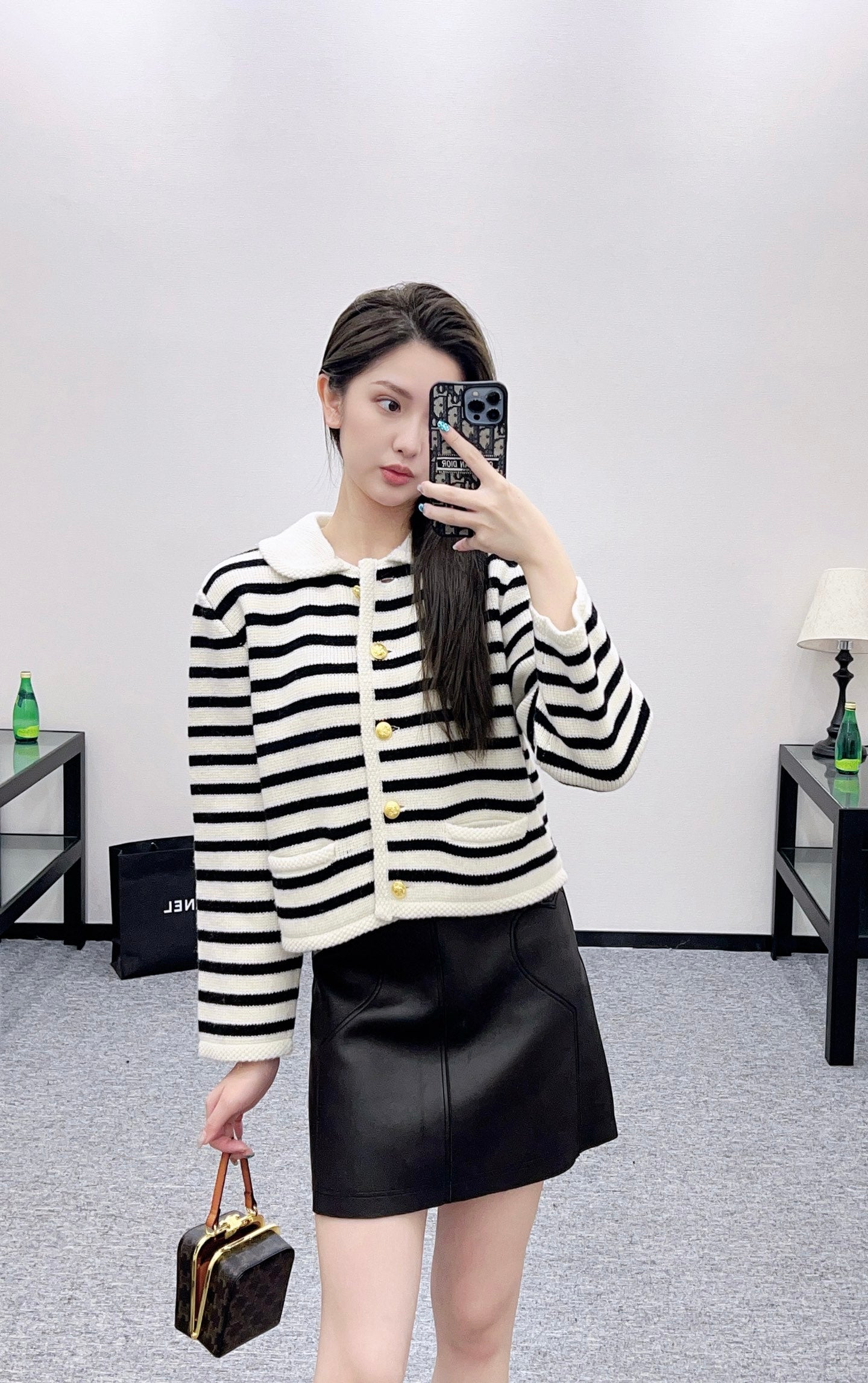 25 Collar Knitted Wool Blended Striped Cardigan