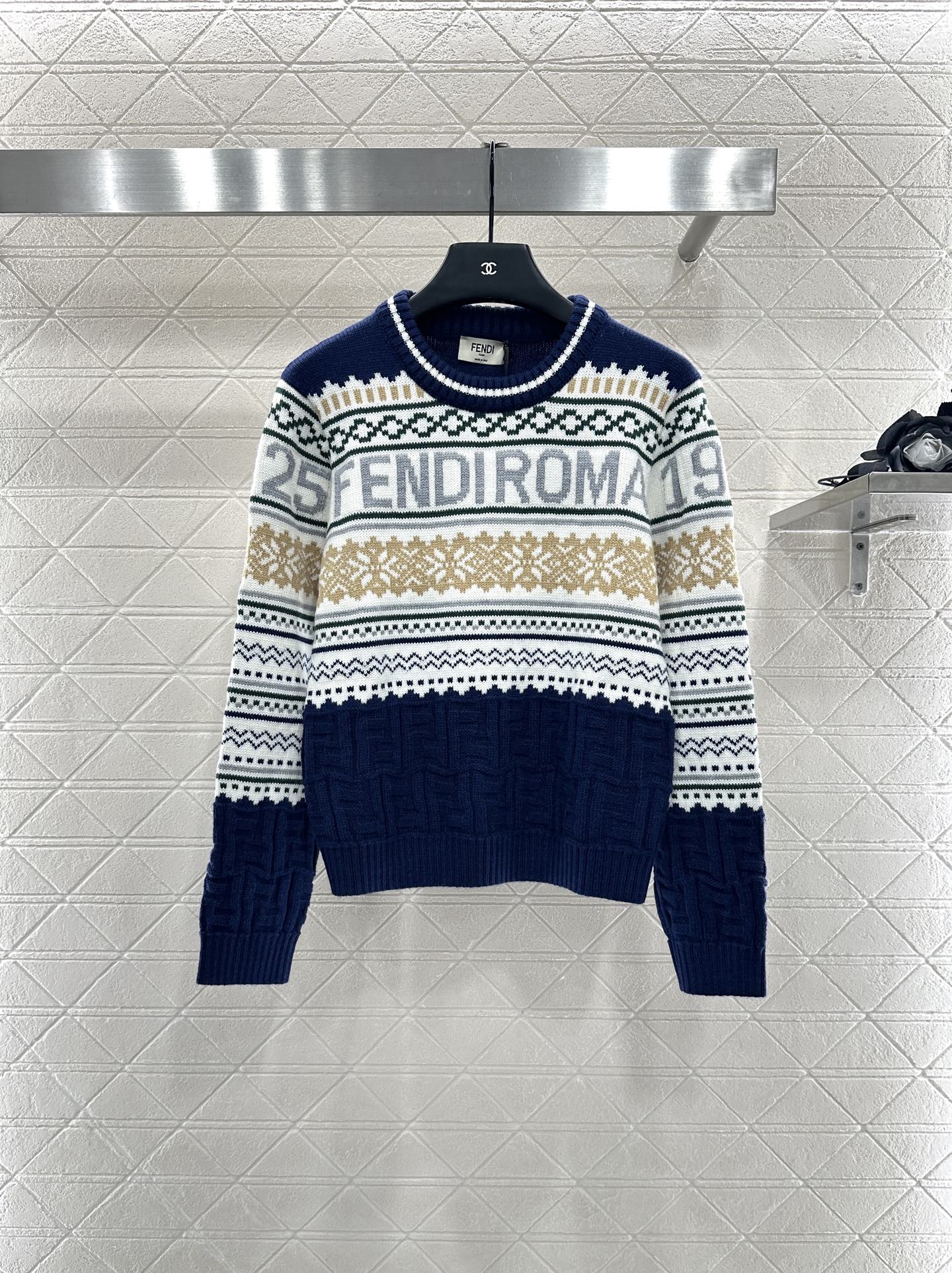 25 Hook flower round neck pullover sweater