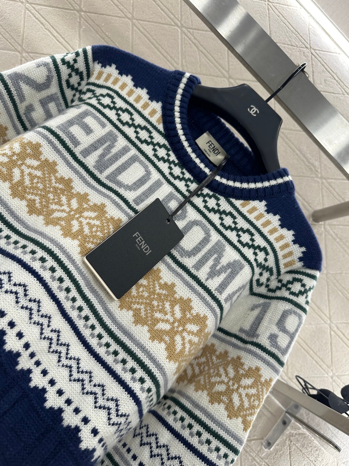 25 Hook flower round neck pullover sweater