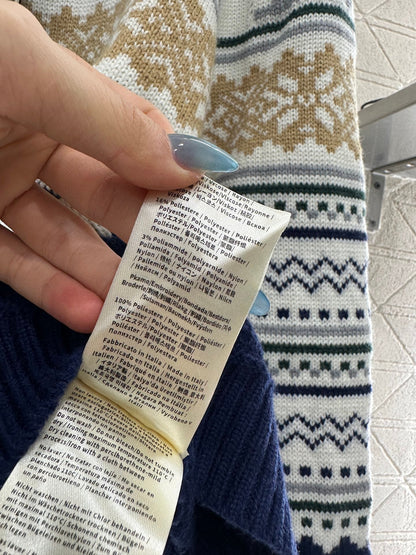 25 Hook flower round neck pullover sweater