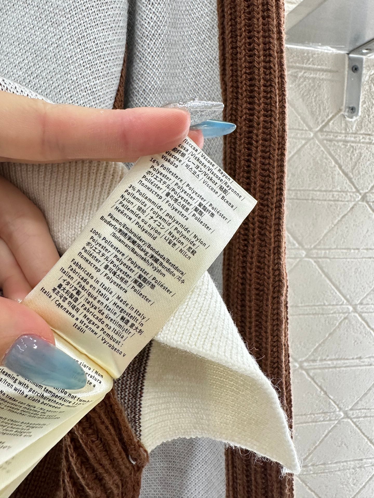 25 Squirrel jacquard knitted pullover sweater