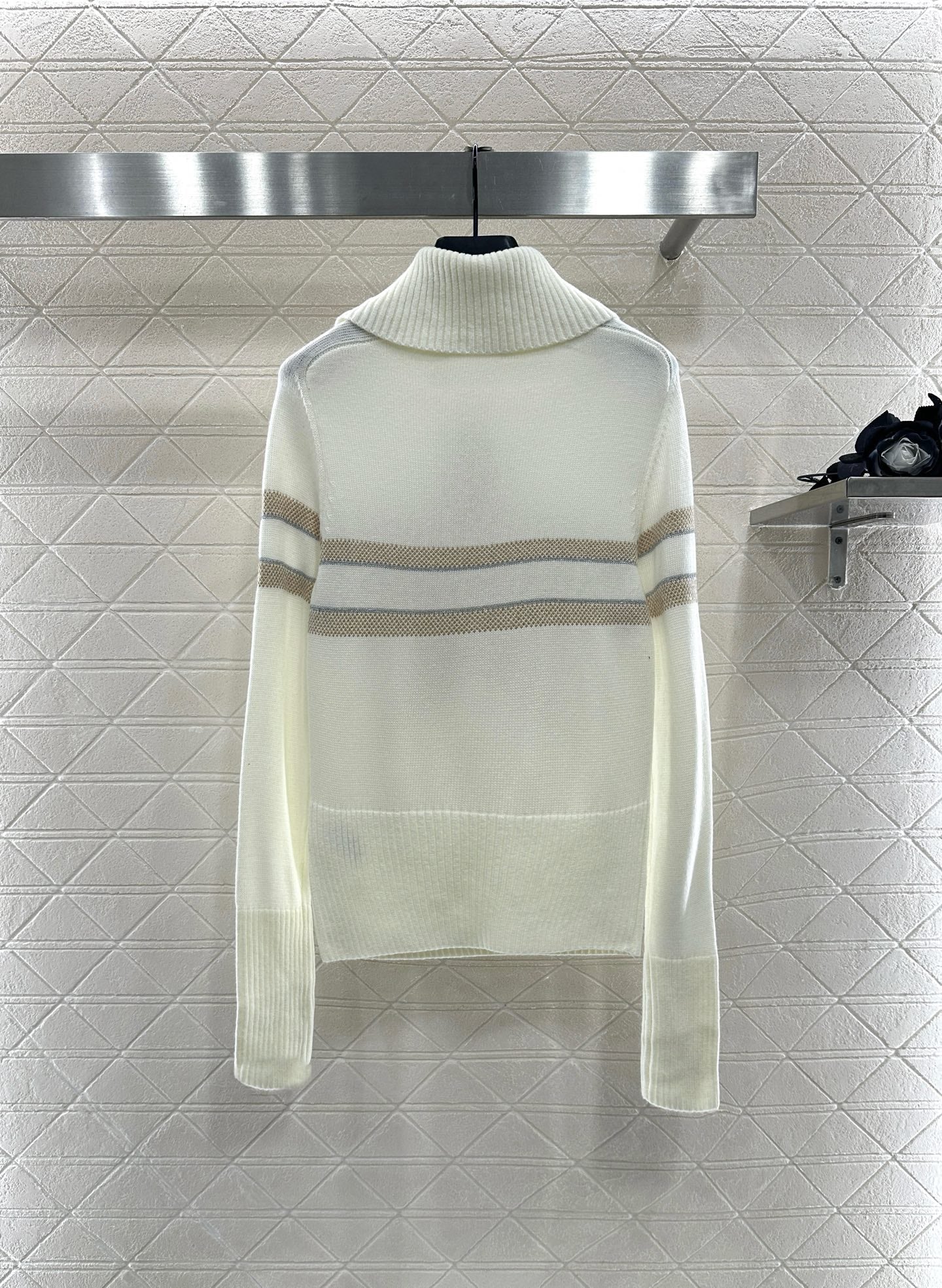 25 Collar Knitted Cashmere Sweater