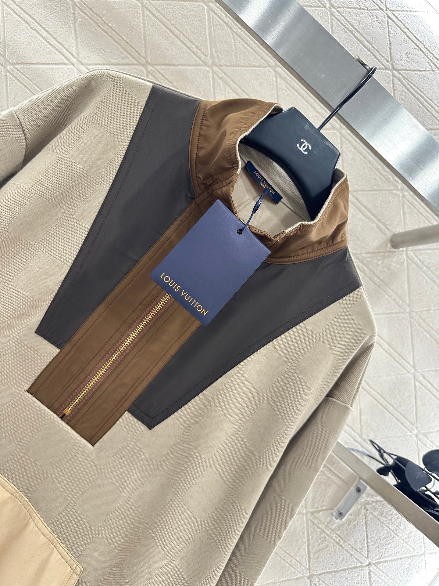 25 Vintage Zipper Sweatshirt