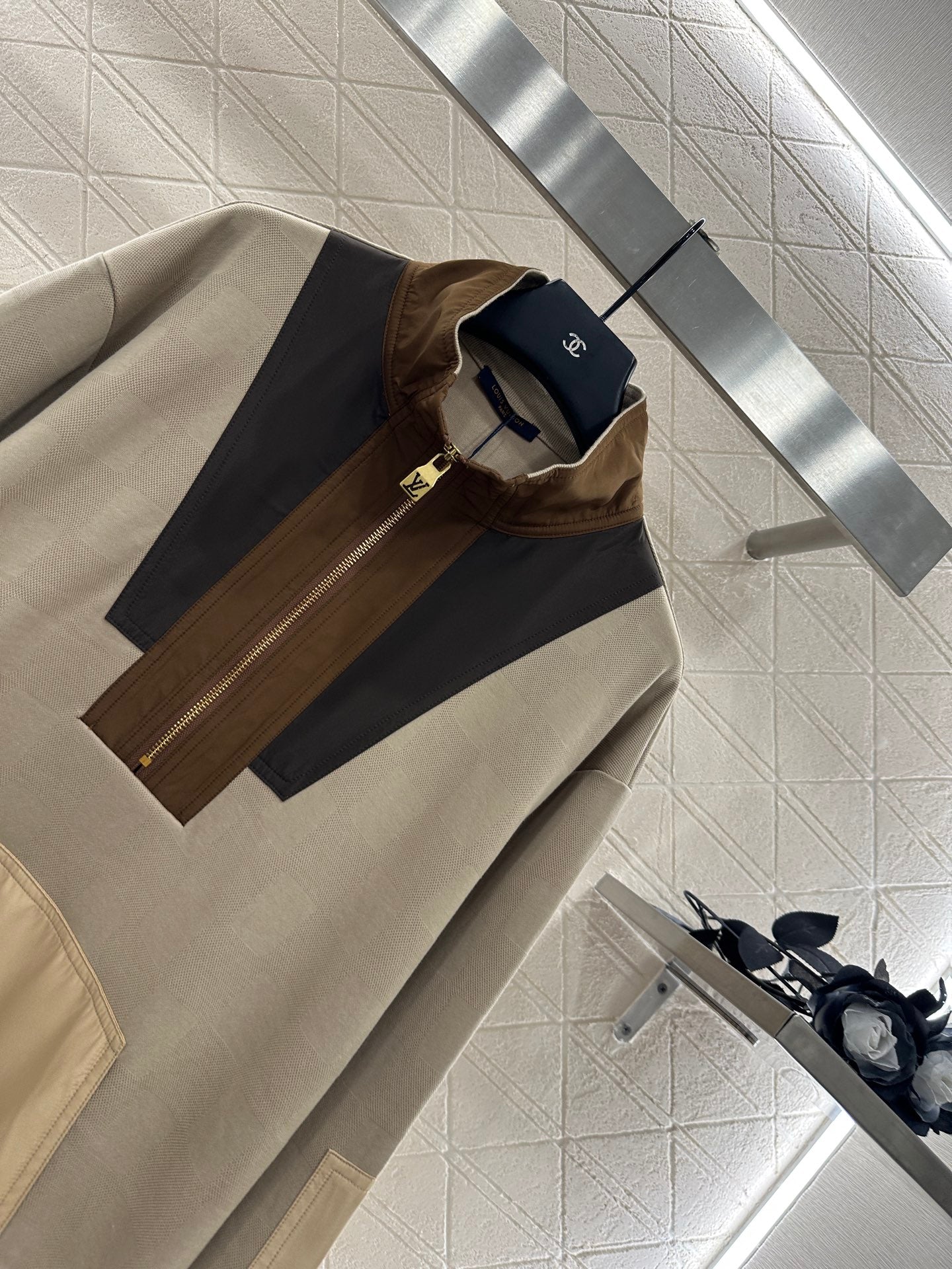 25 Vintage Zipper Sweatshirt