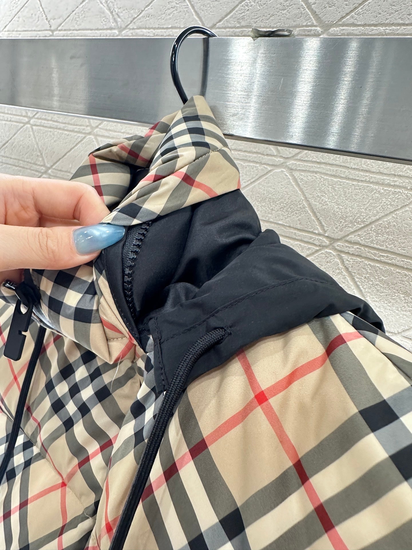 25 Classic Check Hooded Down Vest