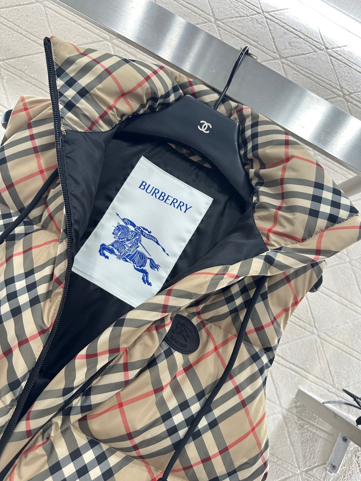 25 Classic Check Hooded Down Vest