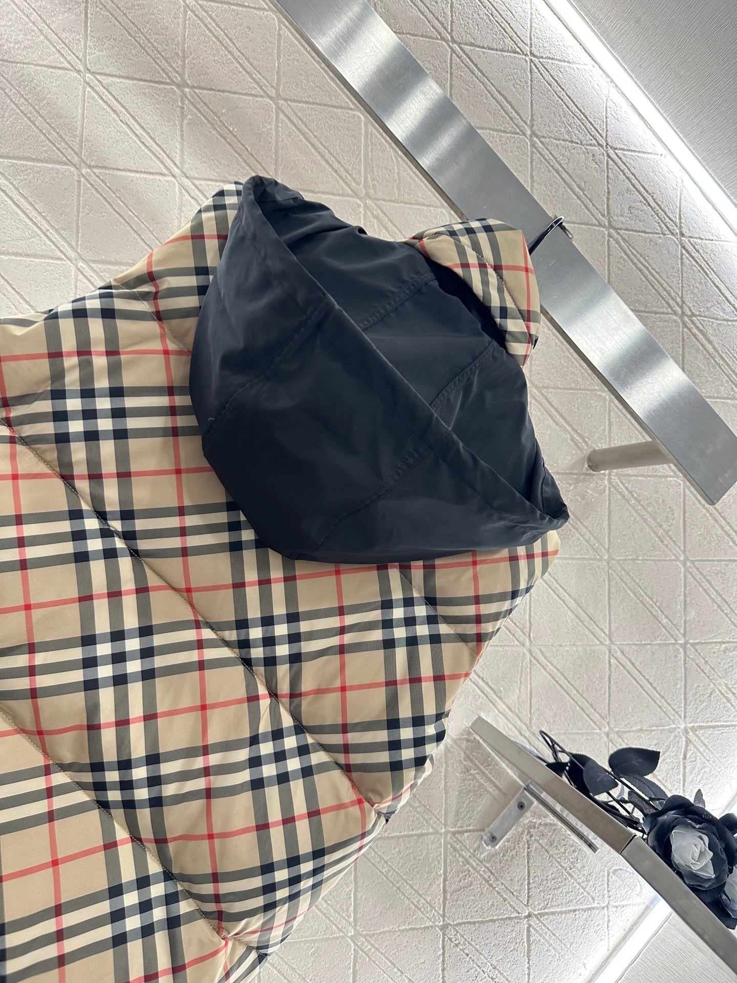 25 Classic Check Hooded Down Vest