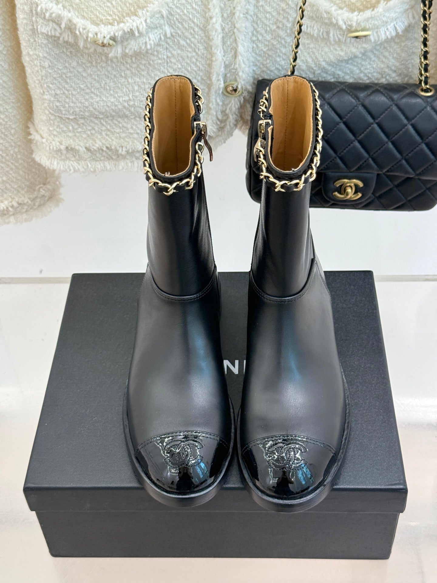 25 New product chain thick heel short boots