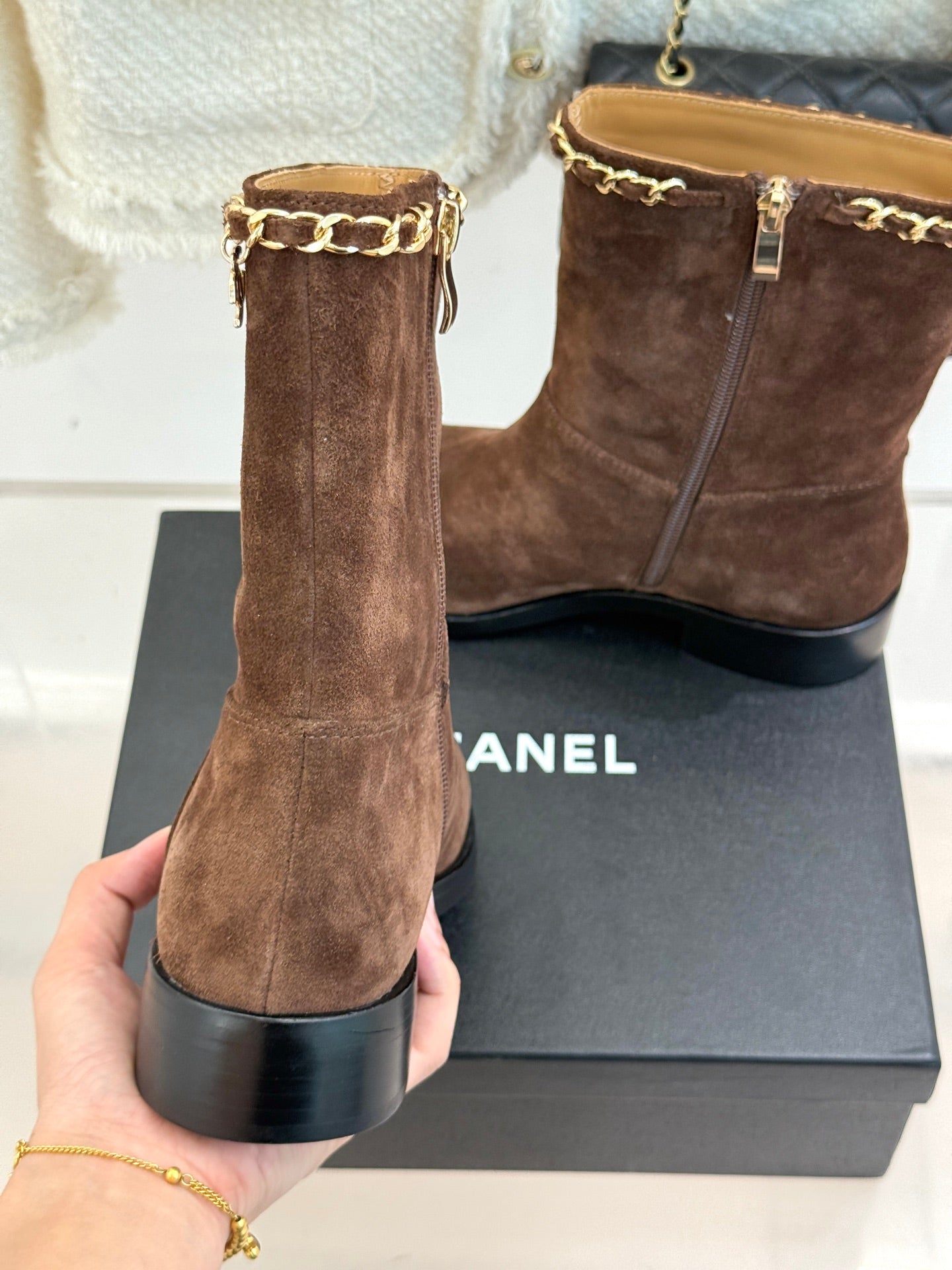 25 New product chain thick heel short boots