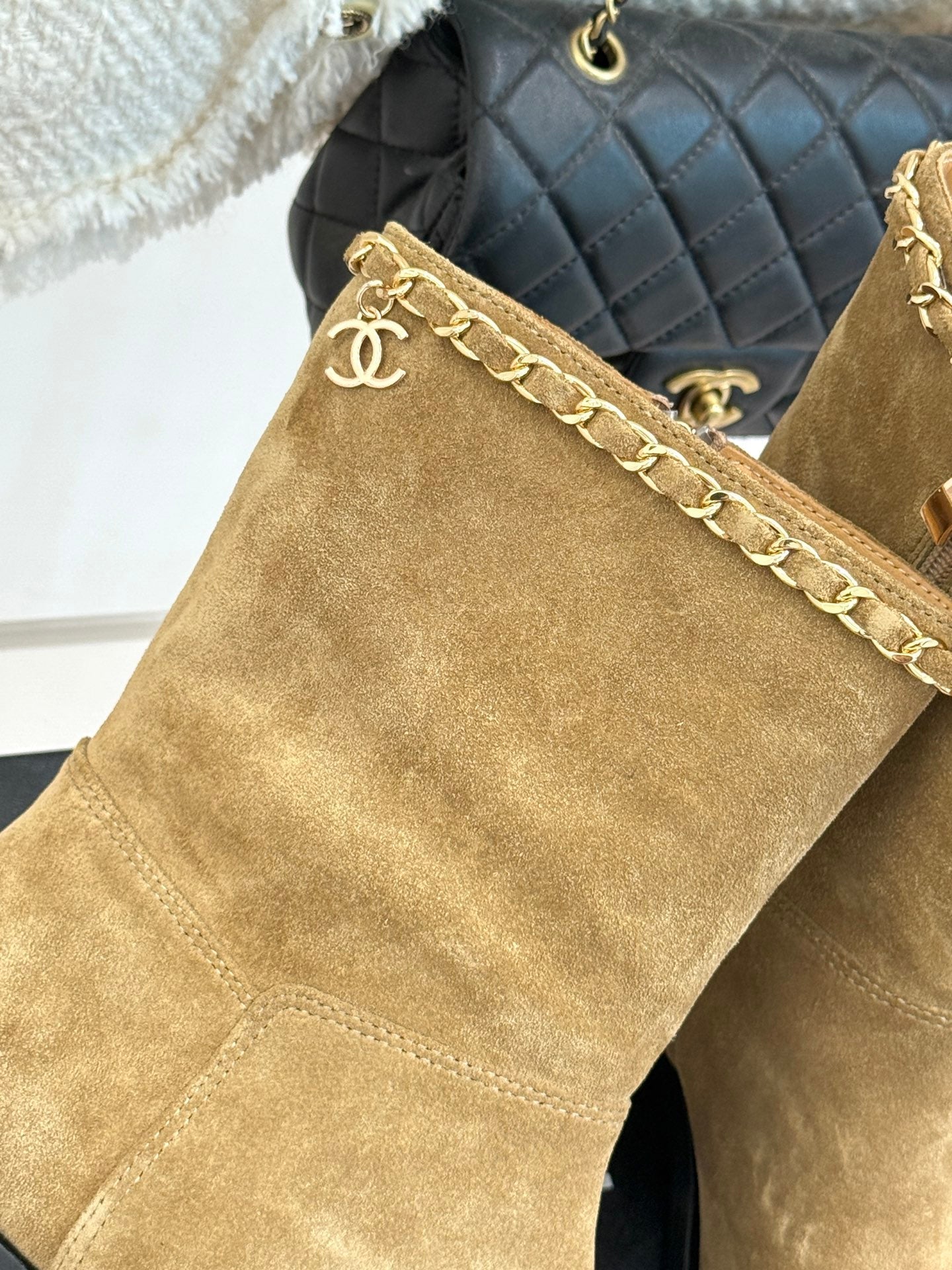 25 New product chain thick heel short boots