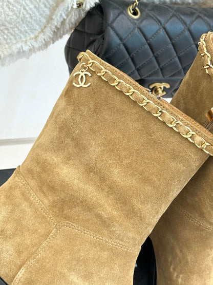 25 New product chain thick heel short boots