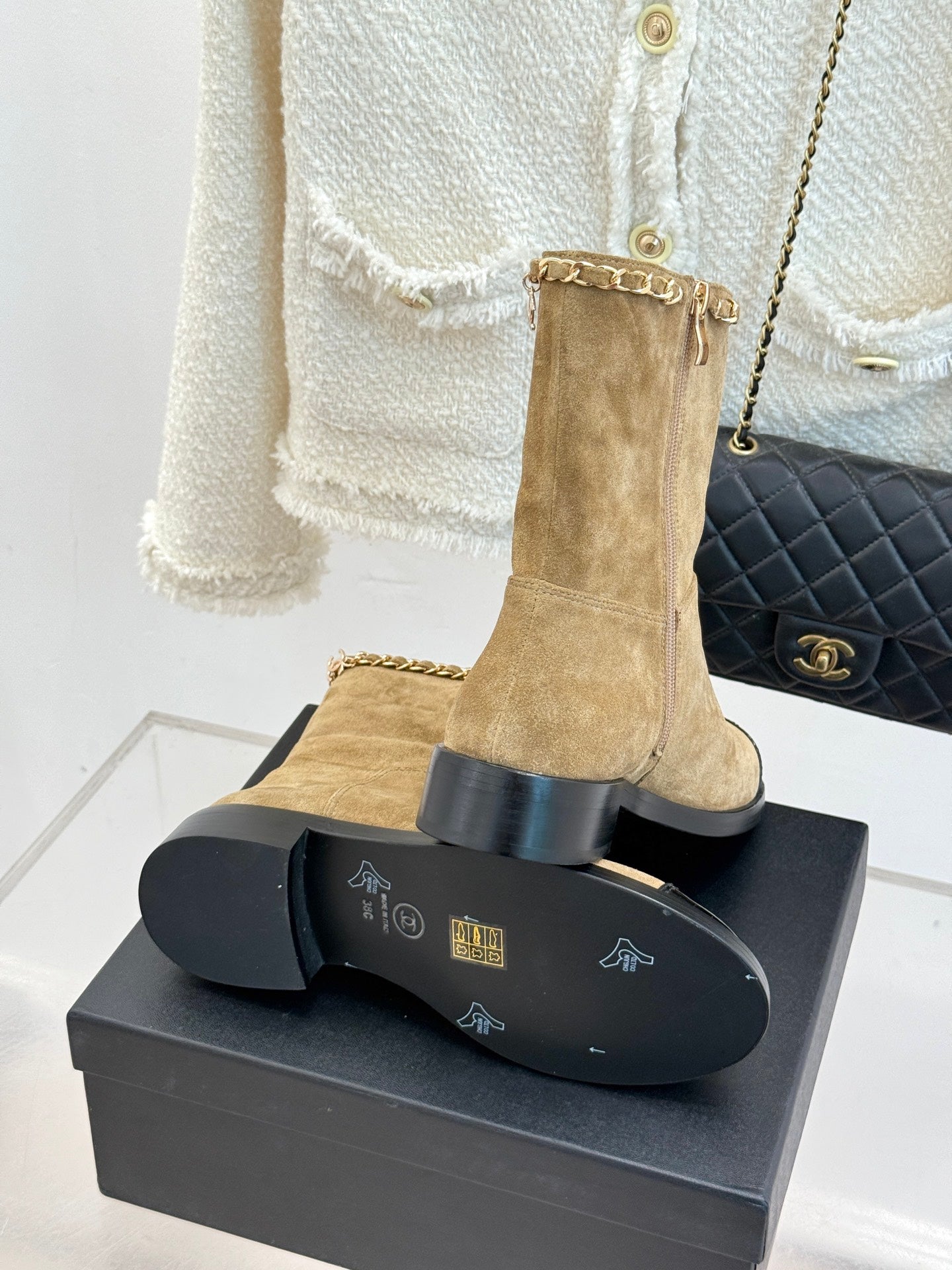 25 New product chain thick heel short boots