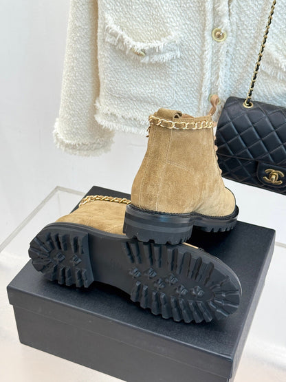 25 New product chain thick heel short boots