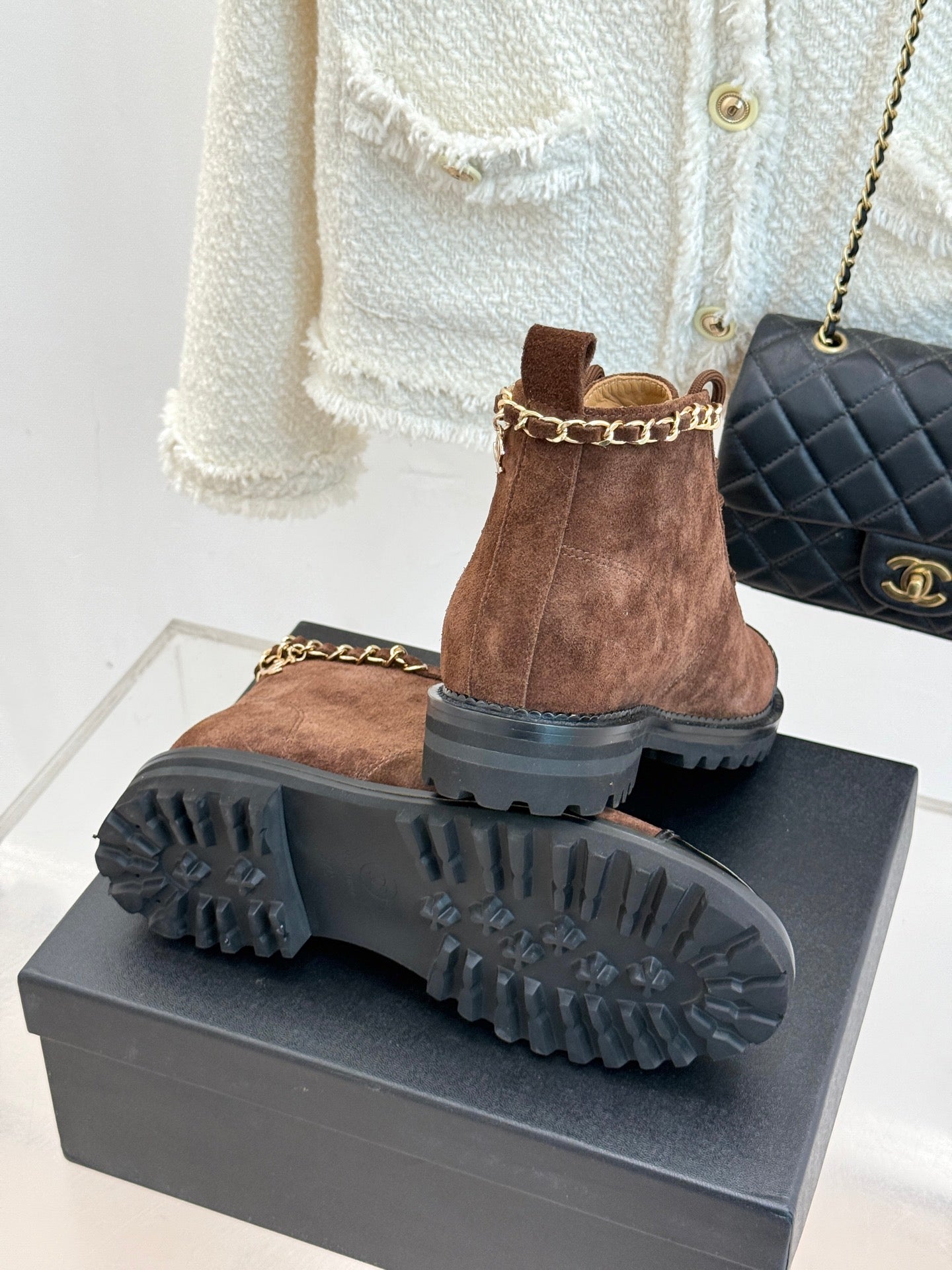 25 New product chain thick heel short boots