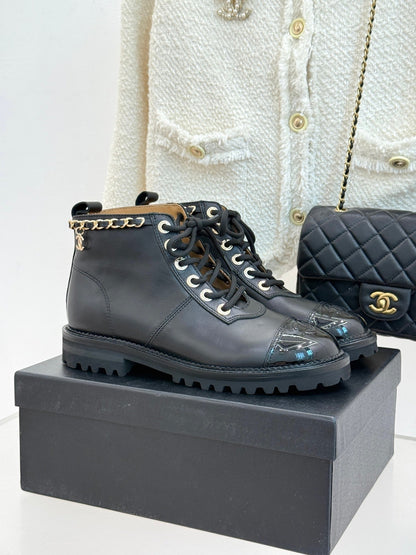 25 New product chain thick heel short boots