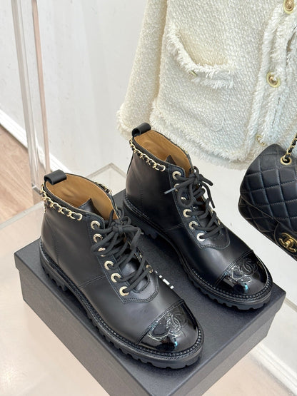 25 New product chain thick heel short boots