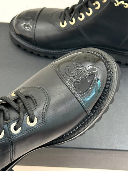 25 New product chain thick heel short boots