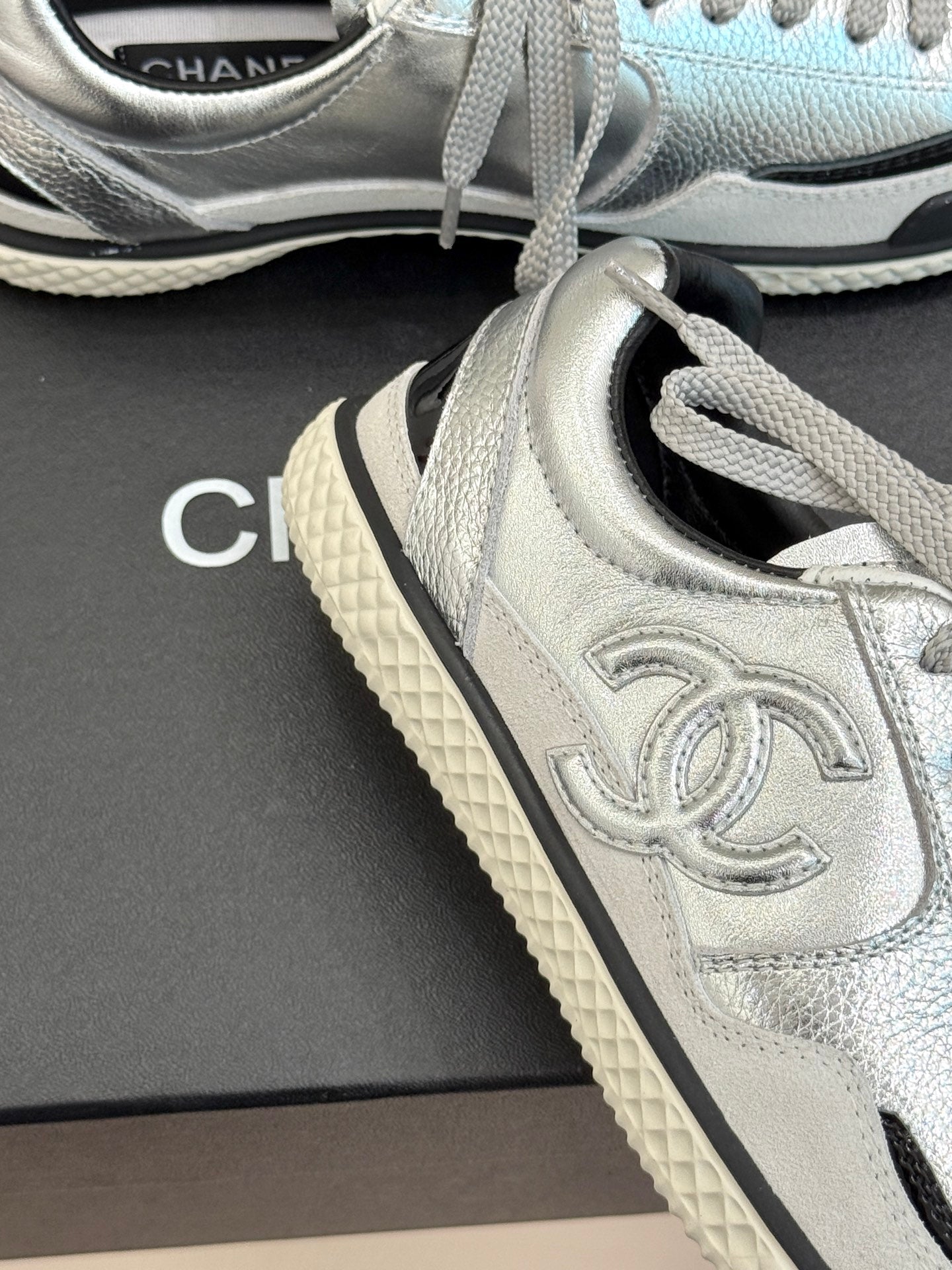 25K new casual board shoes and sports shoes(WHITE/SILVER/BLACK)