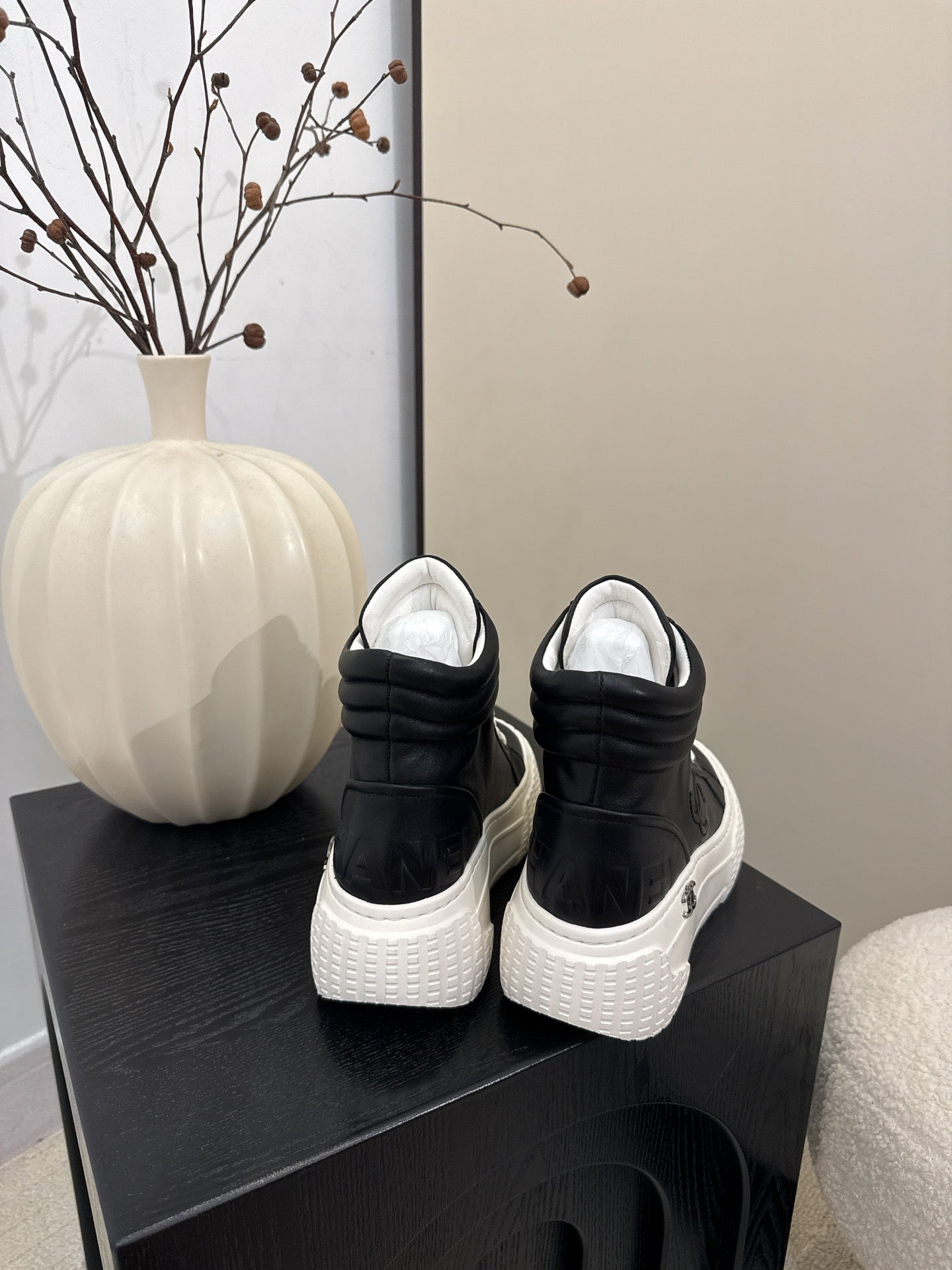 25 Thick soled mid top casual shoes（WHITE/NAVY/BLACK）