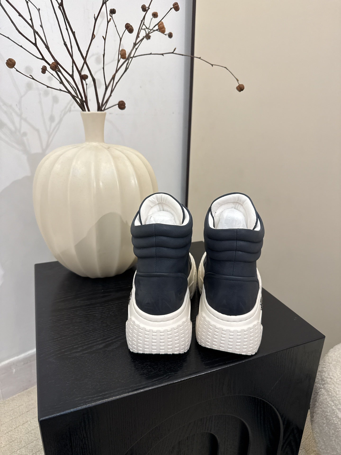 25 Thick soled mid top casual shoes（WHITE/NAVY/BLACK）