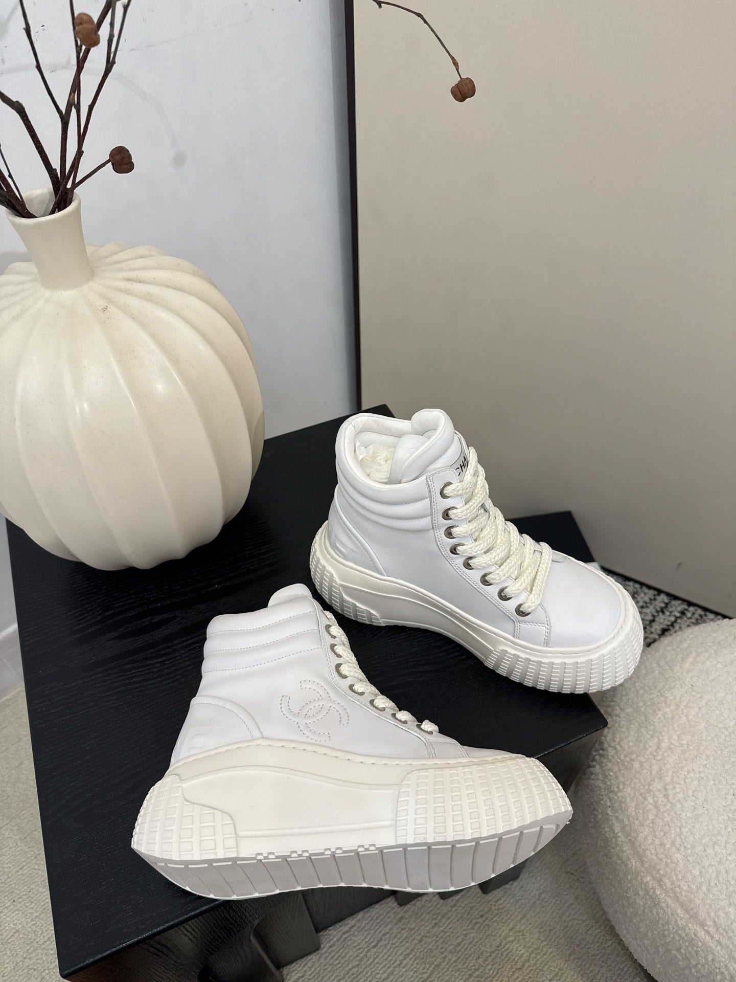 25 Thick soled mid top casual shoes（WHITE/NAVY/BLACK）