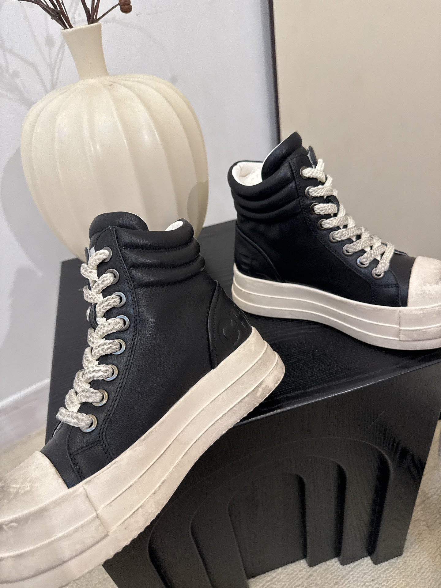 25 Make old thick soled mid top casual shoes（WHITE/NAVY/BLACK）