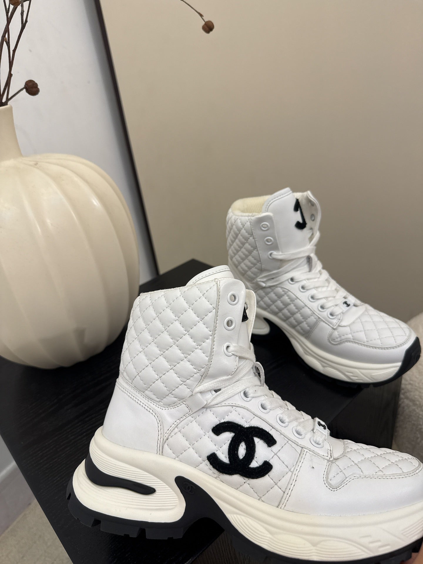 25 High top leather casual shoes（WHITE/BLACK）