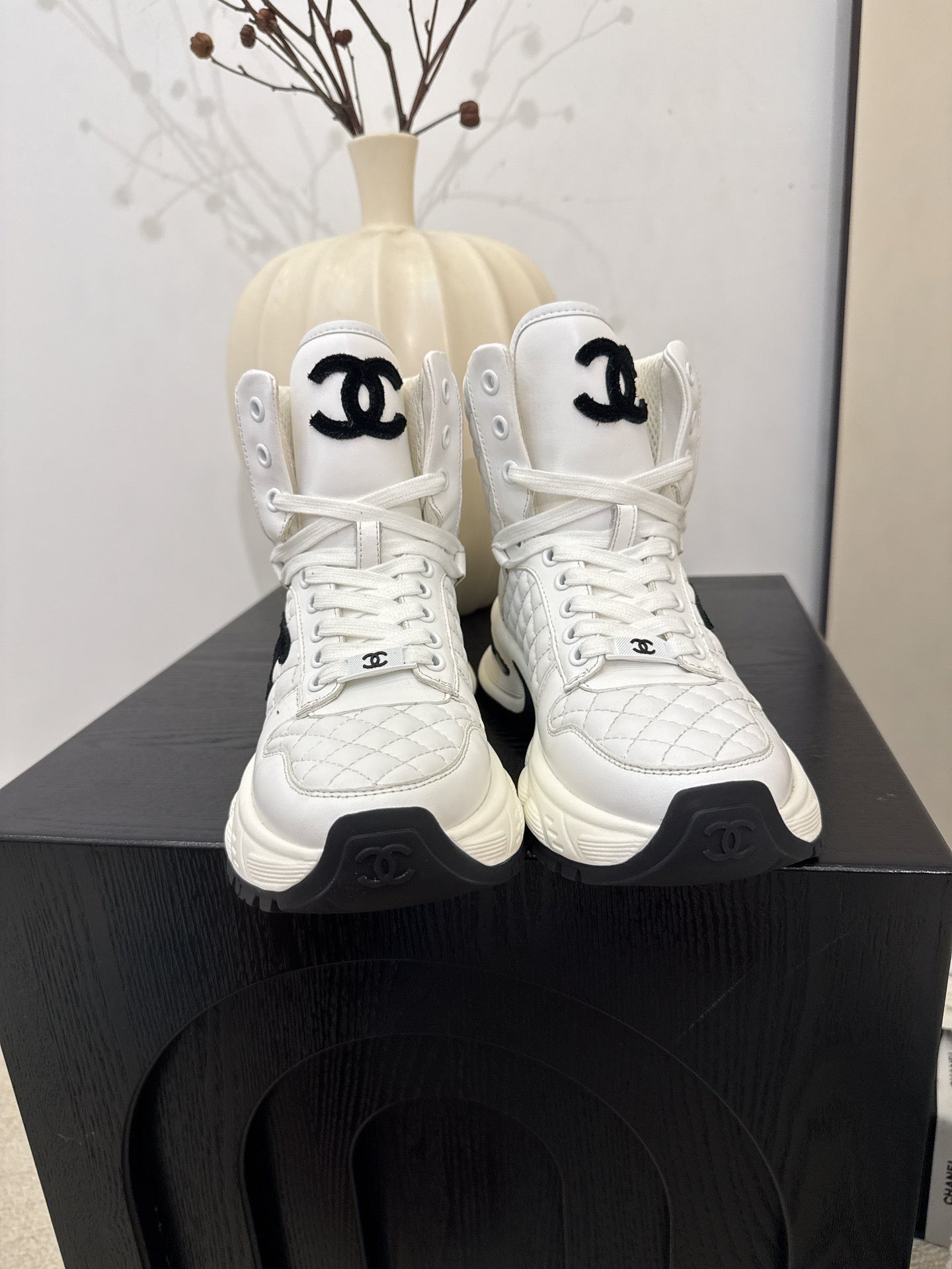 25 High top leather casual shoes（WHITE/BLACK）