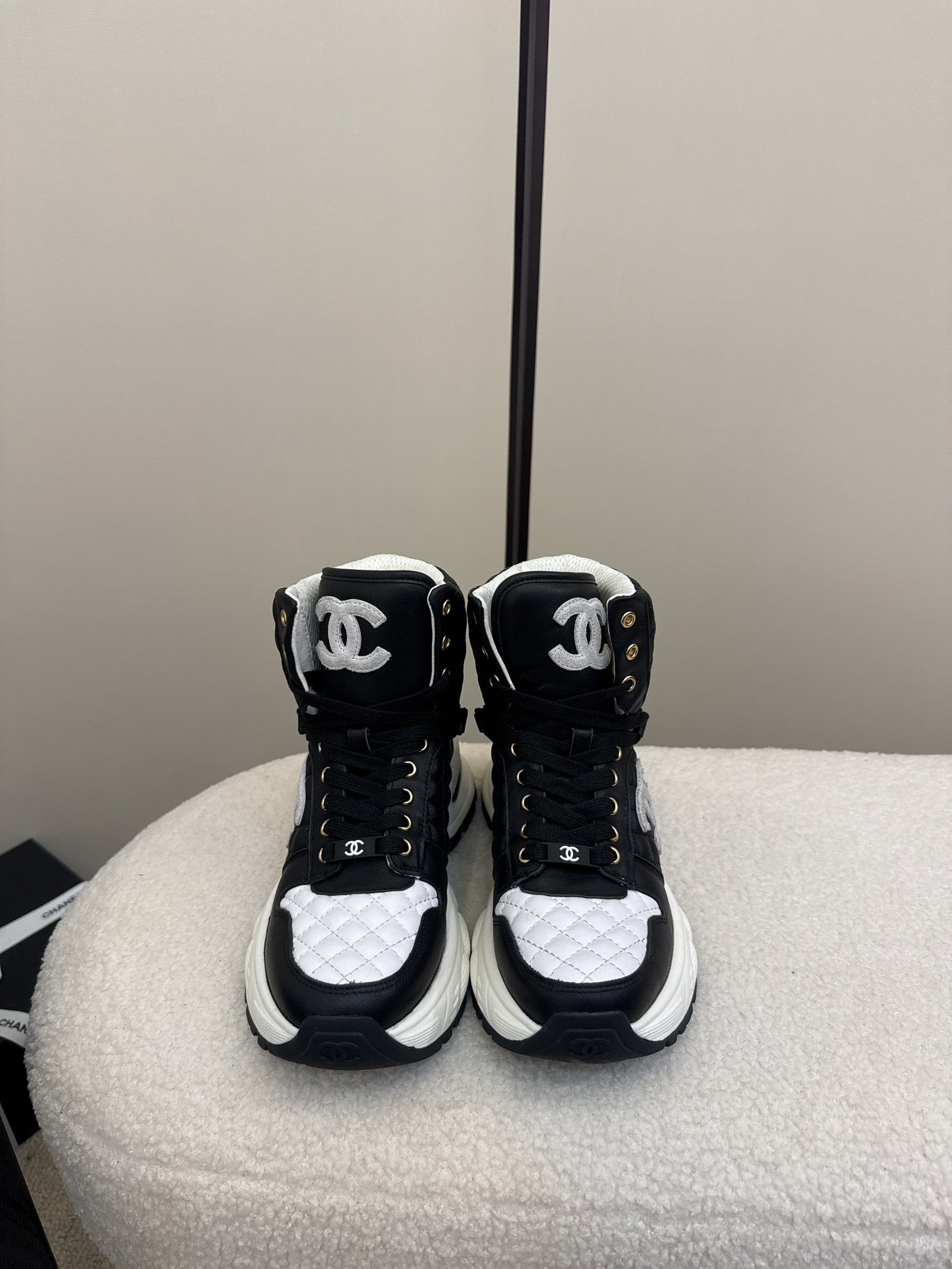 25 High top leather casual shoes（WHITE/BLACK）