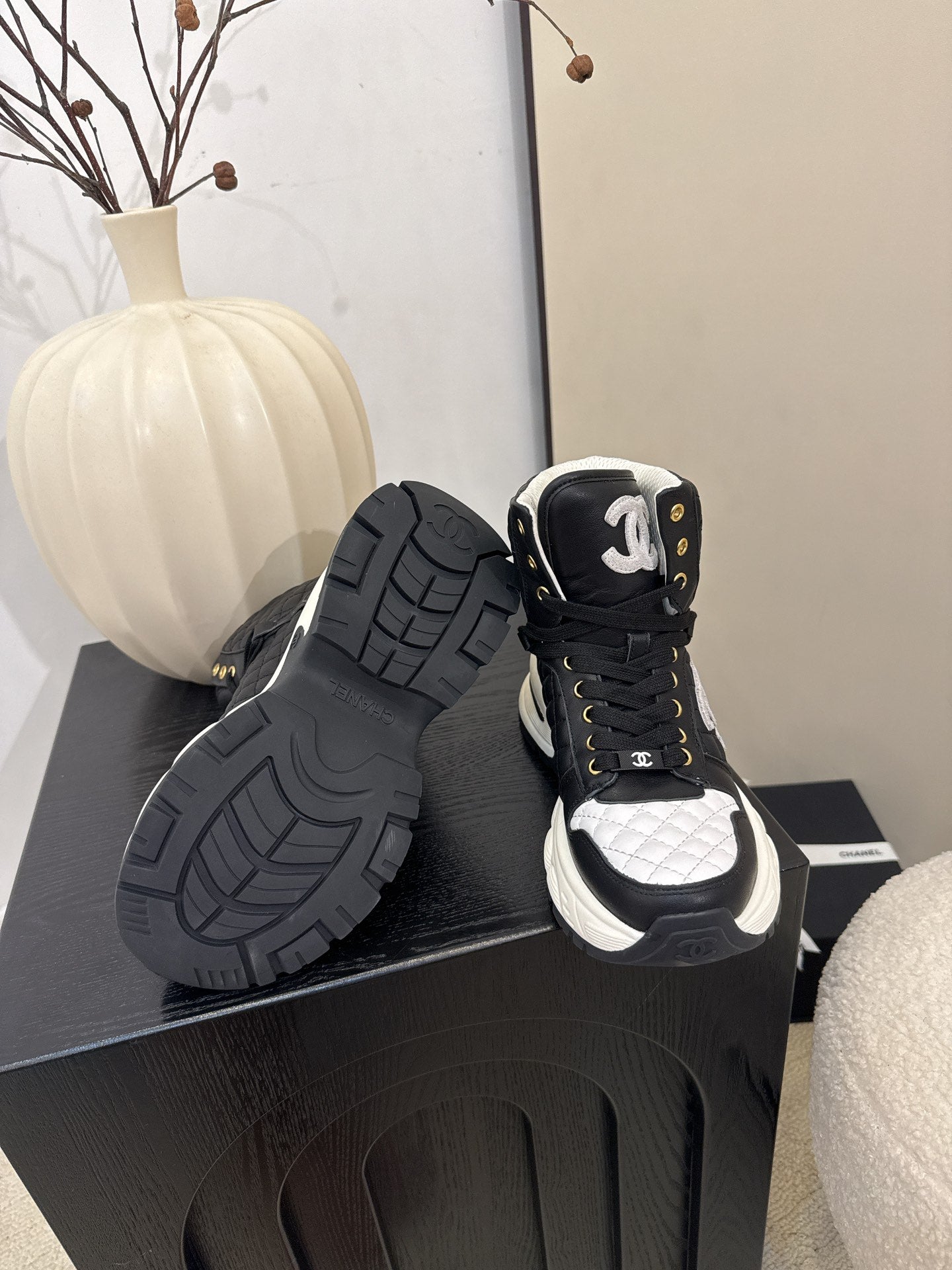 25 High top leather casual shoes（WHITE/BLACK）